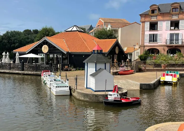 Appt Avec Vue Panoramique Sur Le A Port Bourgenay Talmont-Saint-Hilaire